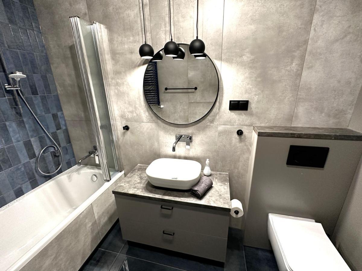 Apartament Lotnisko Chopina Warsaw Airport Buitenkant foto