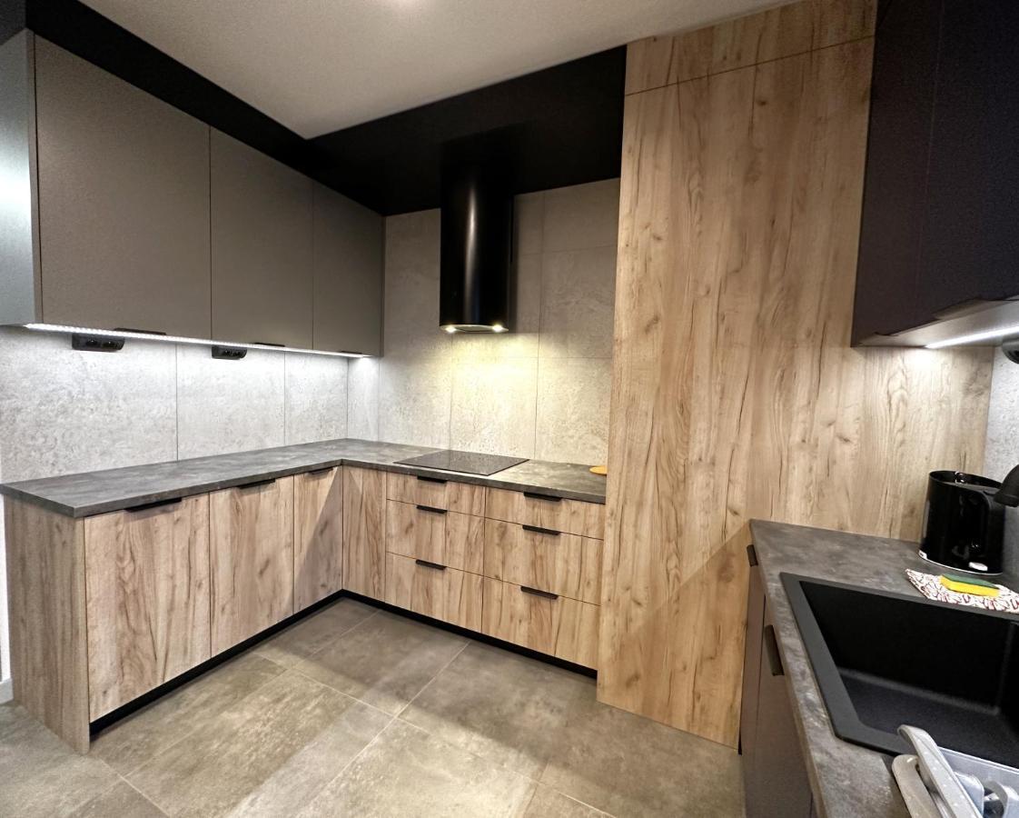 Apartament Lotnisko Chopina Warsaw Airport Buitenkant foto