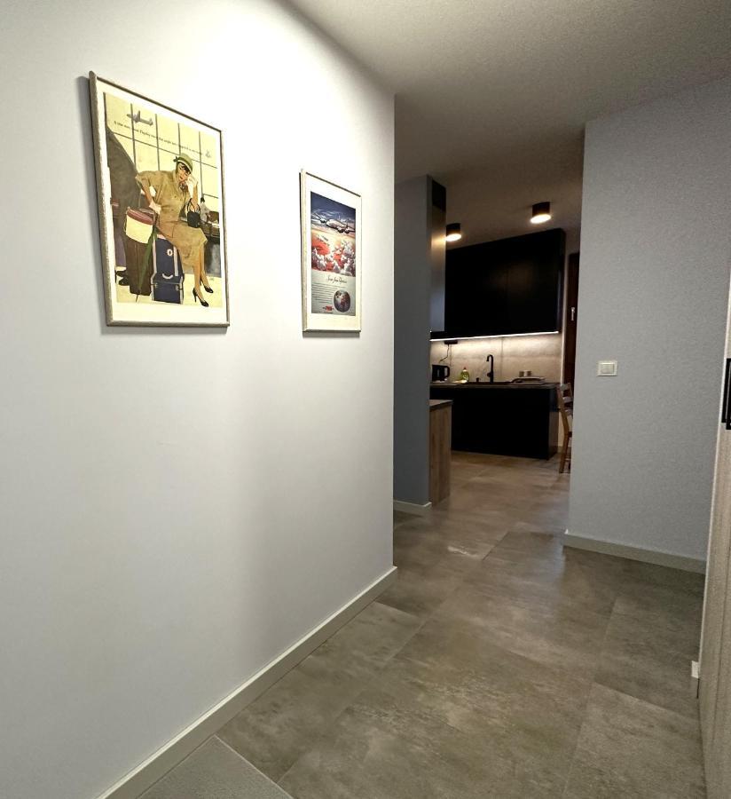 Apartament Lotnisko Chopina Warsaw Airport Buitenkant foto