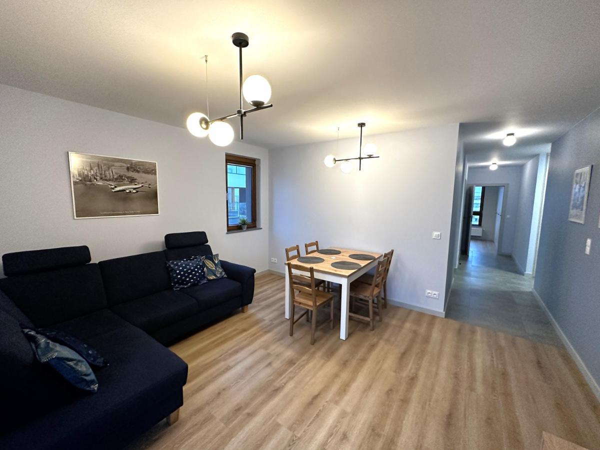 Apartament Lotnisko Chopina Warsaw Airport Buitenkant foto