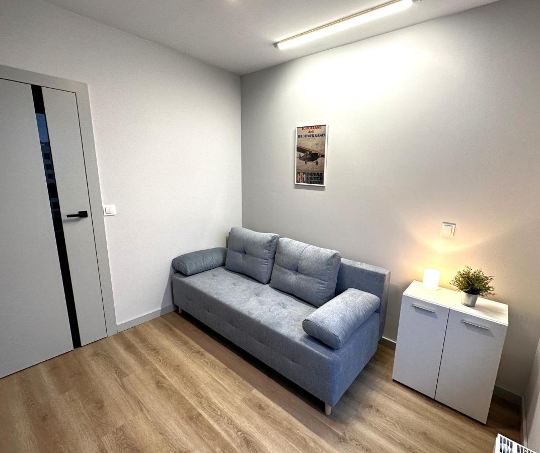 Apartament Lotnisko Chopina Warsaw Airport Buitenkant foto