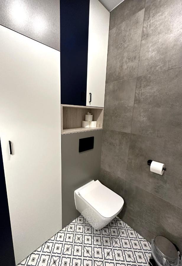 Apartament Lotnisko Chopina Warsaw Airport Buitenkant foto